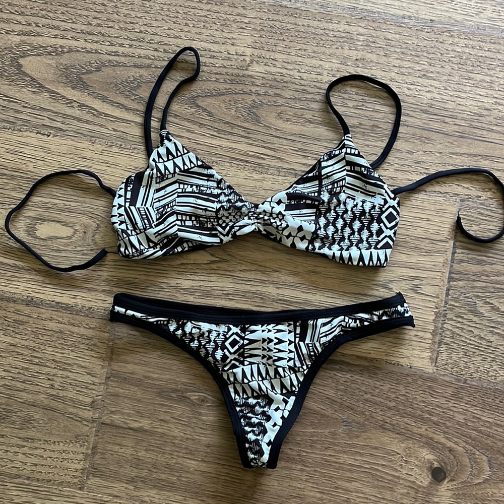 L Space Black and White Patterned Bikini Set